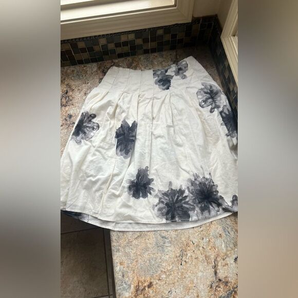 DKNY 100% Cotton circle swing skirt ￼ - Picture 9 of 10